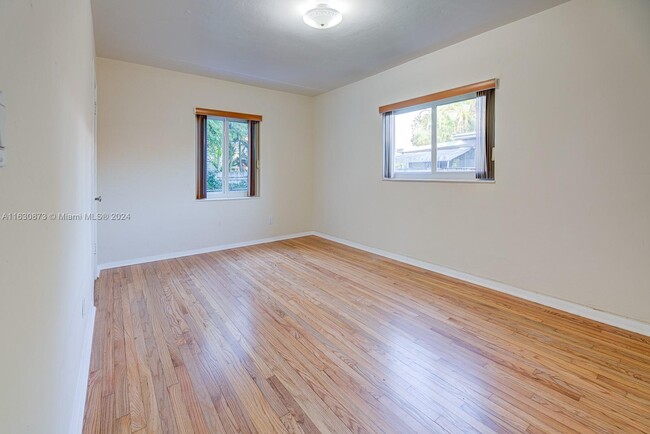 Building Photo - 1522 SW 22nd Terrace