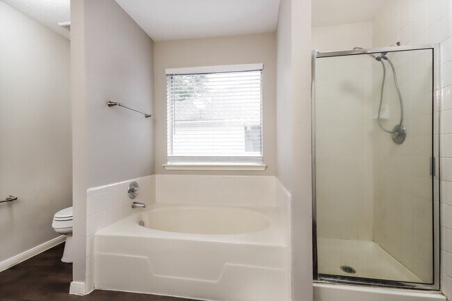 Building Photo - 6923 Echo Pines Dr