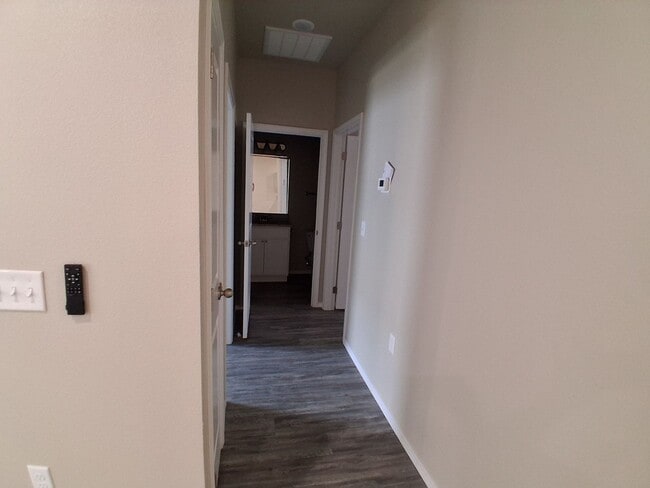 Building Photo - 322 D N Avenue B