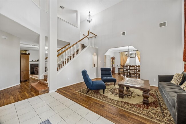 Building Photo - 21702 Cozy Hollow Ln