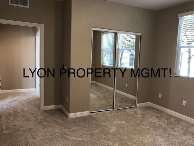 Building Photo - Fabulous condo located in the highly sough...