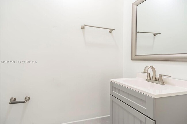 Building Photo - 3808 SW 165th Terrace