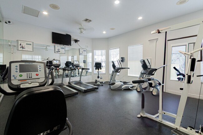 Building Photo - Ground-Level Condo Rental In Premier Community!