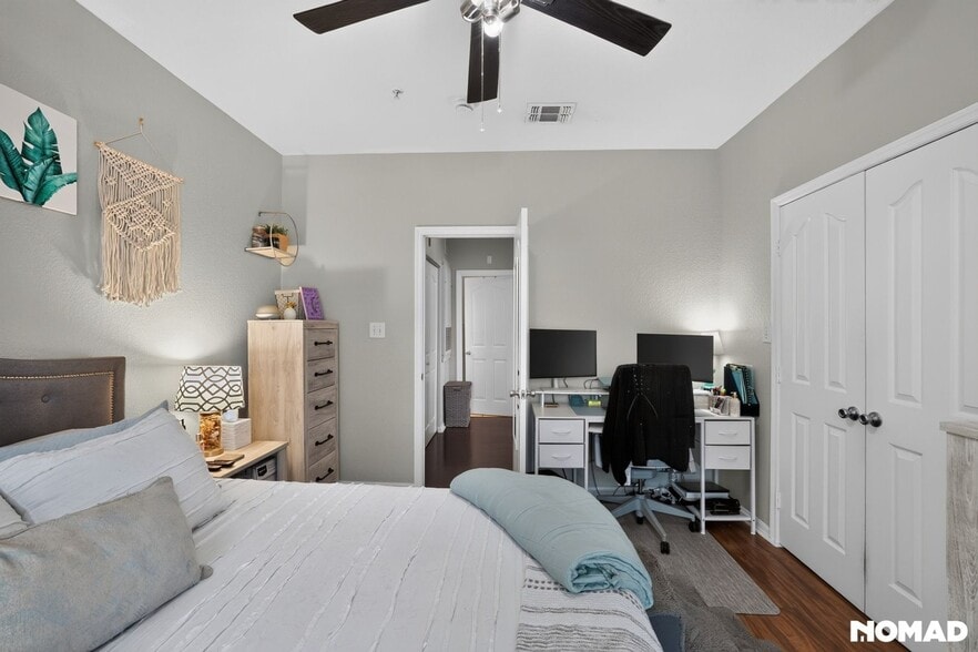 Building Photo - 5000 Culbreath Key Way