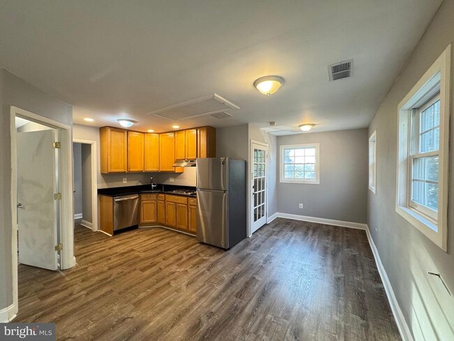 Building Photo - 9740 Deerhaven Ln