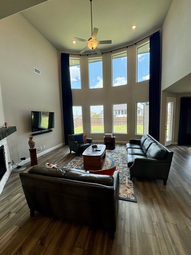 Building Photo - 1731 Tombstone Dr