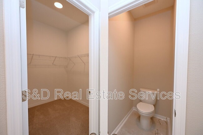 Building Photo - 5507 Freesia Dr