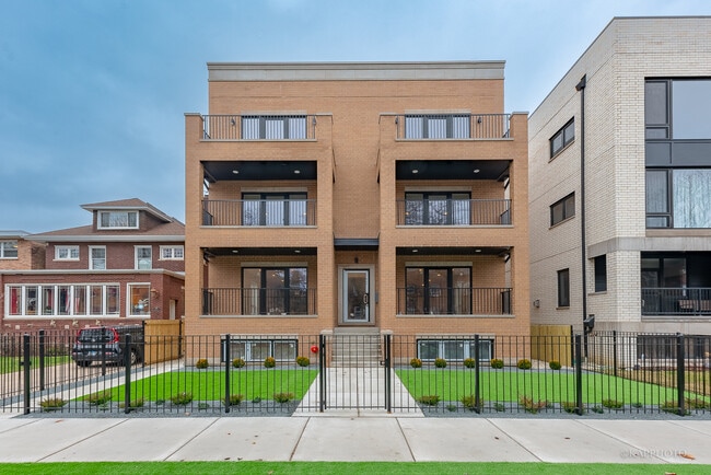 Primary Photo - 4021 N Keystone Ave