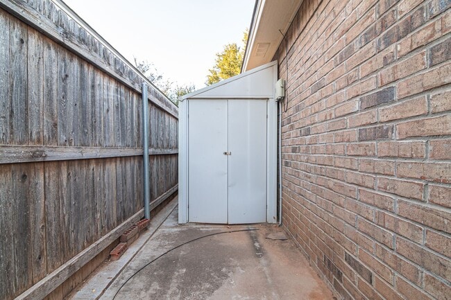 Building Photo - 5513 Rio Grande Ave