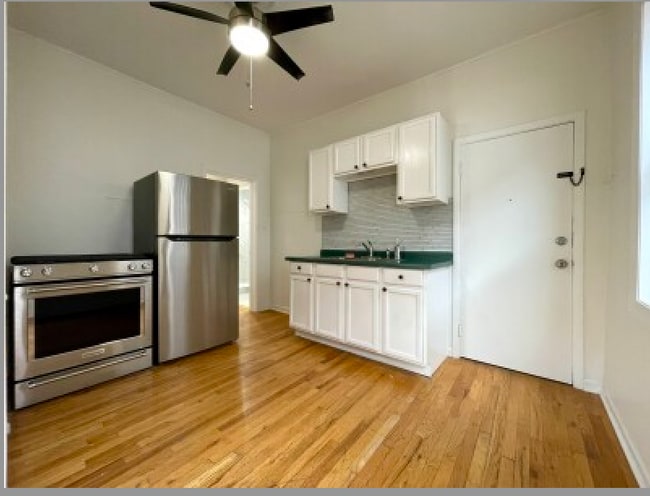 Building Photo - 2221 N Hoyne Ave