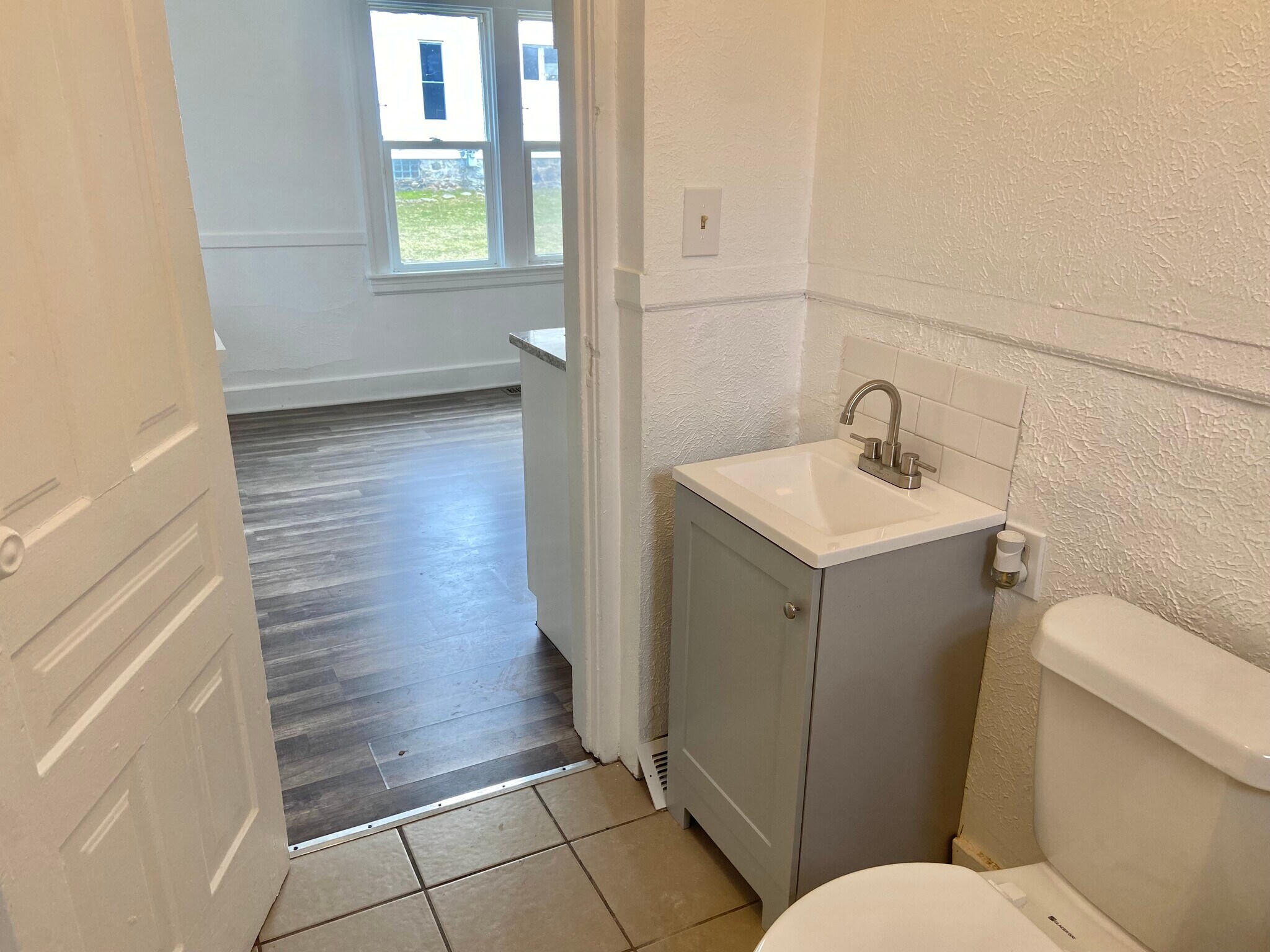 Bathroom - 921 Watson St SW