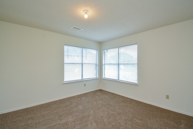 Building Photo - 2314 Bent River Dr