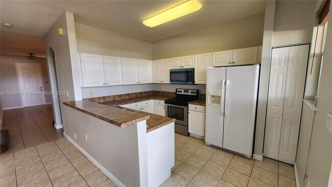 Building Photo - 12813 SW 132nd Terrace