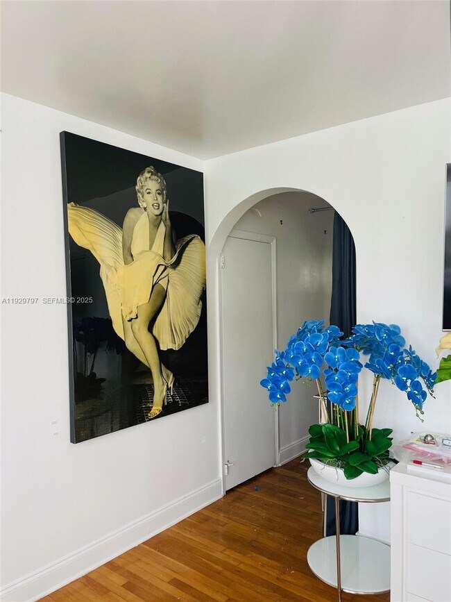 Building Photo - 1027 Euclid Ave