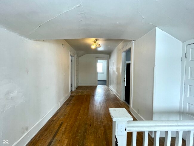 Building Photo - 501 N Alameda Ave