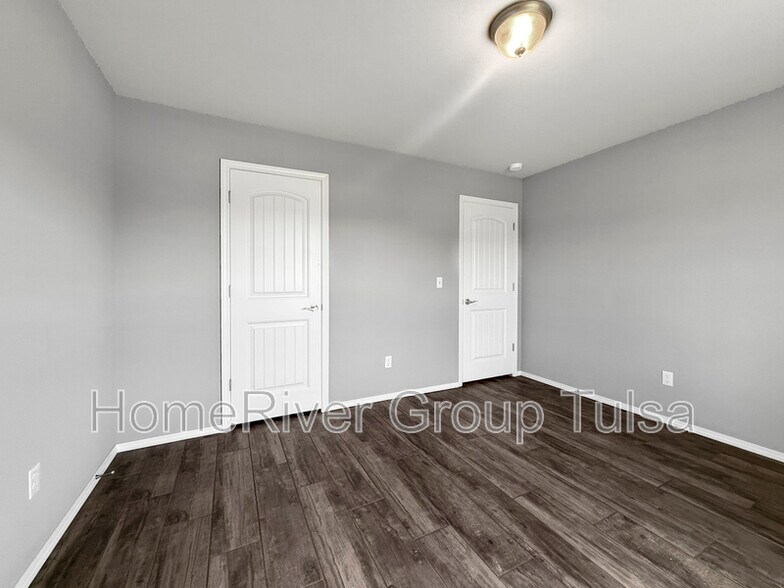 Building Photo - 10213 S 233rd E Pl