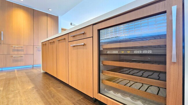 Building Photo - Rarely Available 2BR+Den at ONE Ala Moana | Amazing Views & Resort Amenities