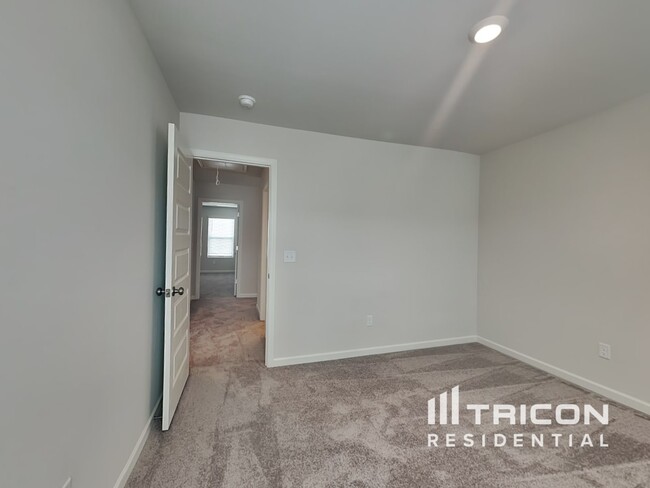 Building Photo - 1044 Baltusrol Ln
