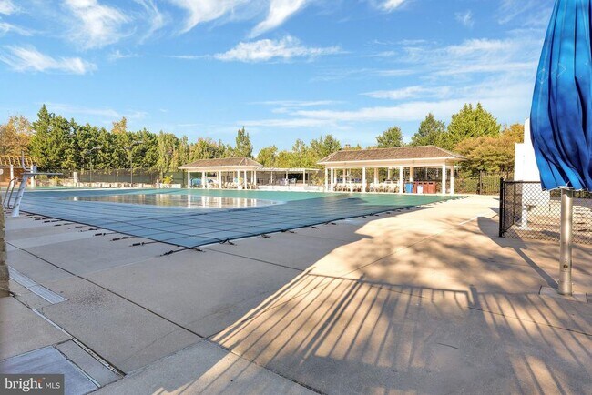 Building Photo - 111 Chevy Chase St