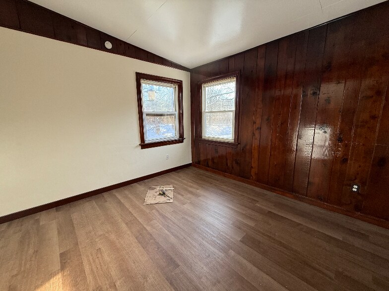 Building Photo - 3121 Oak Grove Dr