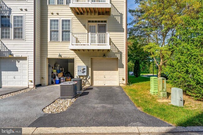 Building Photo - 3687 Spring Hollow Ln