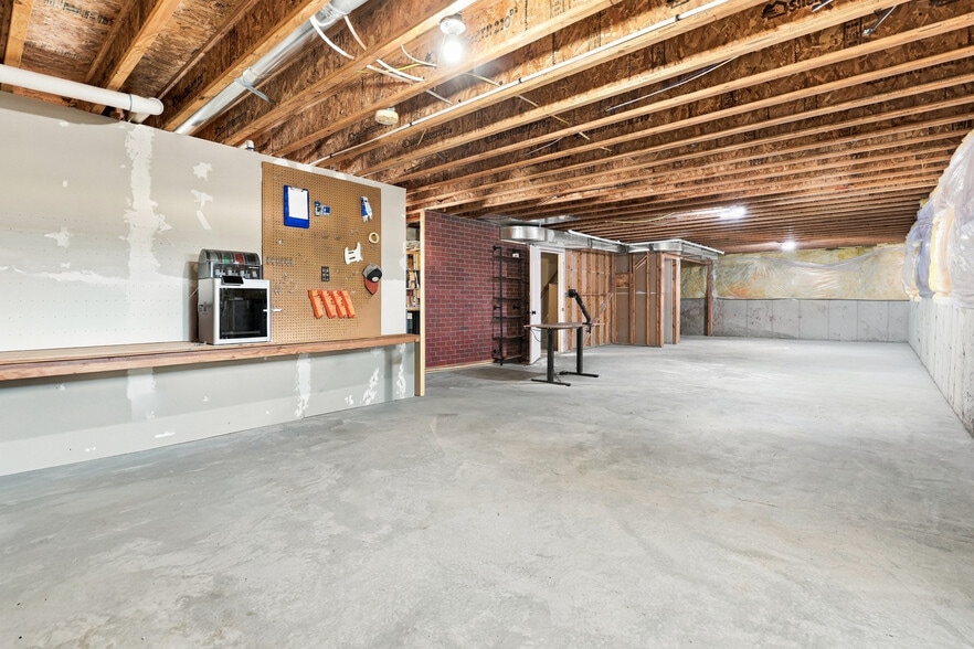 Building Photo - 6709 W Avery Ave