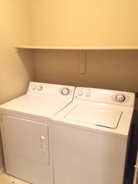 Inside Laundry - 6506 Silver Mesa Dr