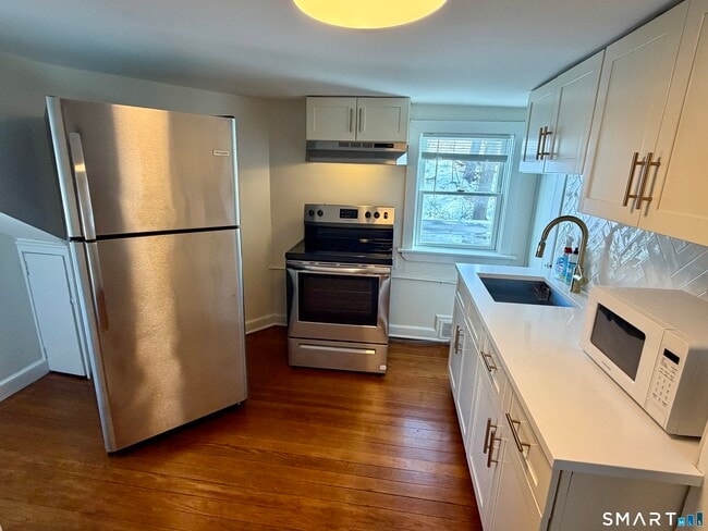 Building Photo - 1185 Linden Ave