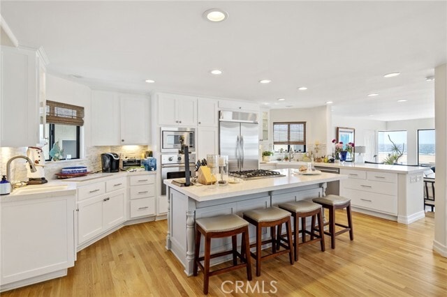 Building Photo - 536 The Strand