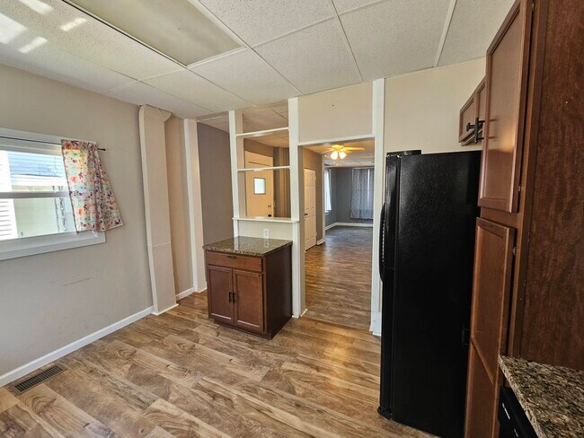 Building Photo - 526 Ridge St