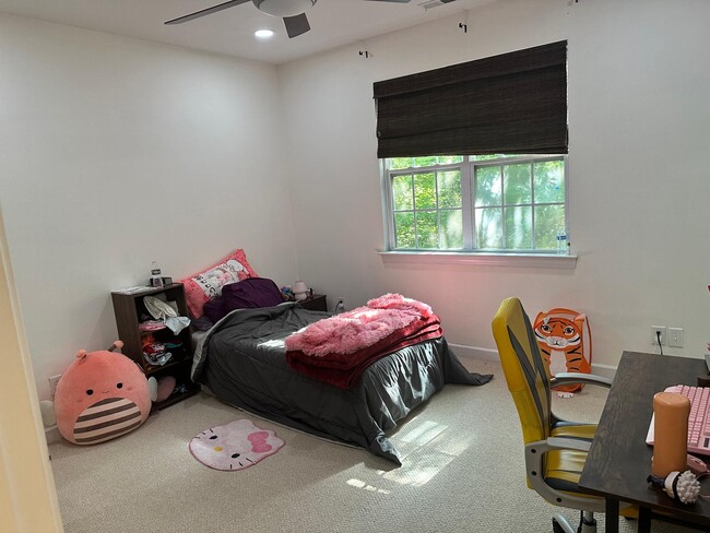 Building Photo - 10110 Paxton Run Rd