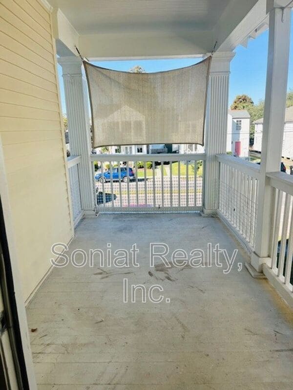 Building Photo - 3215 Nashville Ave