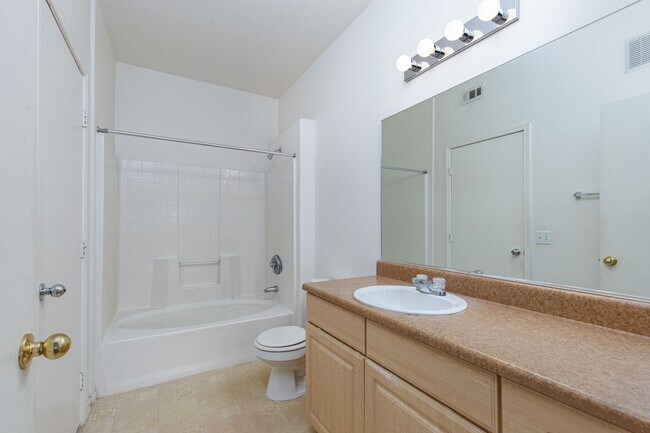 Building Photo - MOVE IN SPECIAL - 1st month HALF OFF!!!