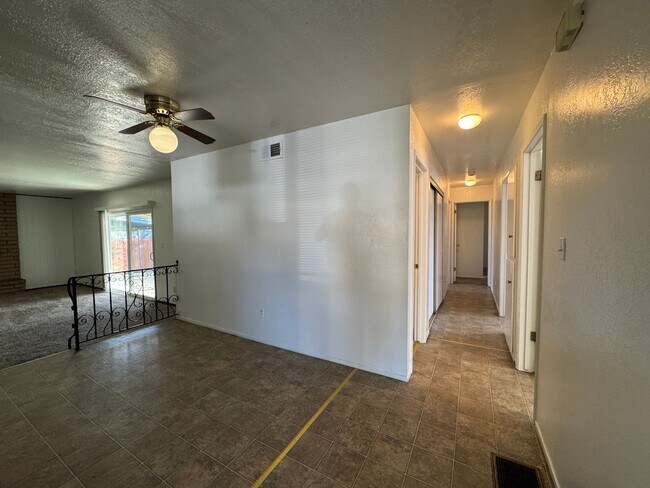 Building Photo - Four Bed, Two Bath Home In North Stockton