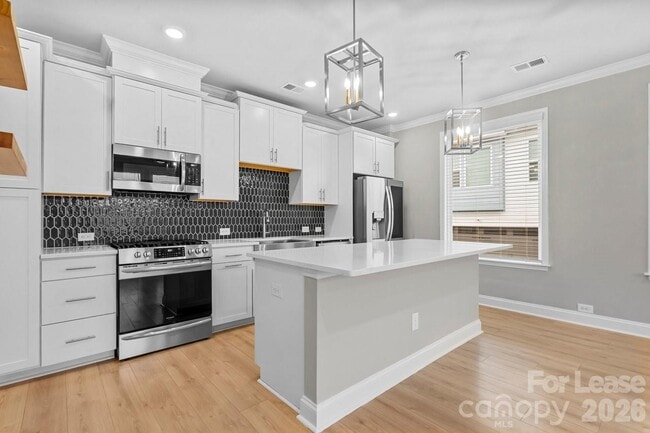 Building Photo - 1515 Hidden Falls Rd