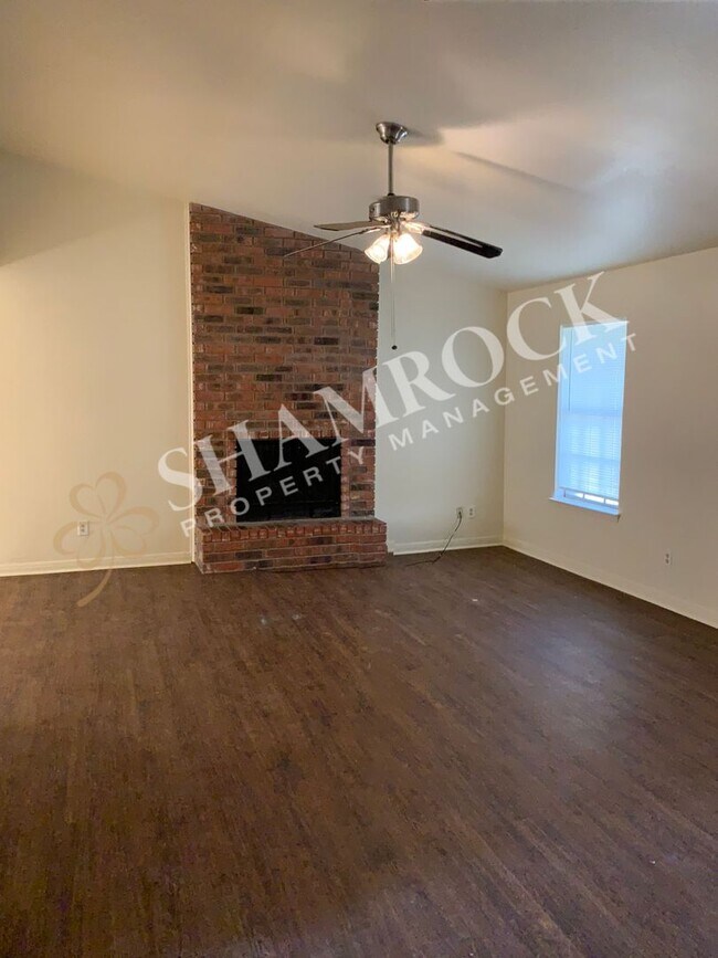 Building Photo - 317 Texas