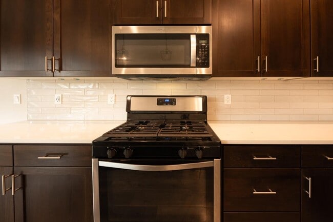 Building Photo - 4016 SE Winslow Ct