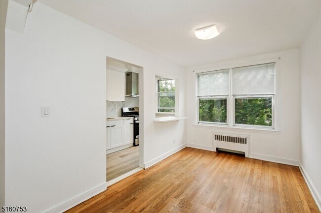 Building Photo - 176 Millburn Ave