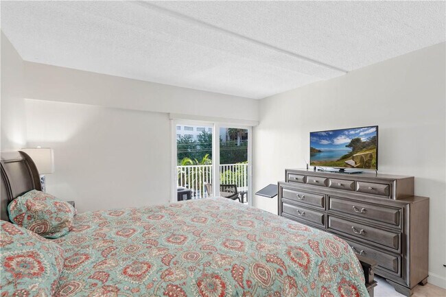 Building Photo - 95 N Birch Rd