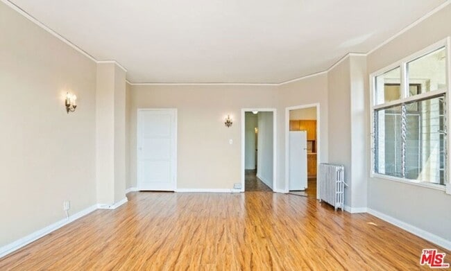 Building Photo - 634 S Gramercy Pl