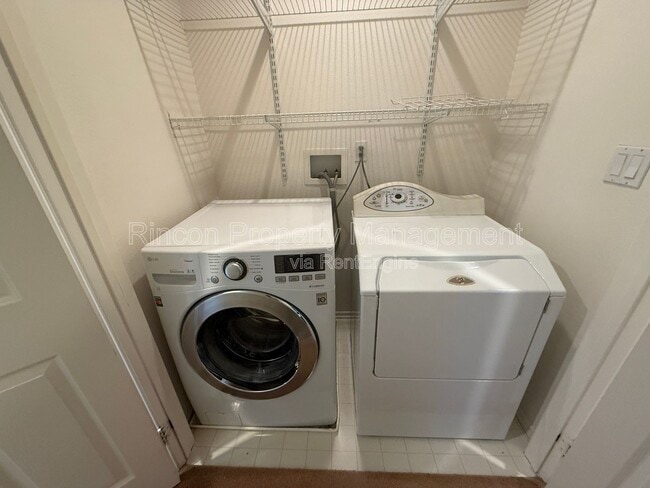 Building Photo - 262 Potawatomi St