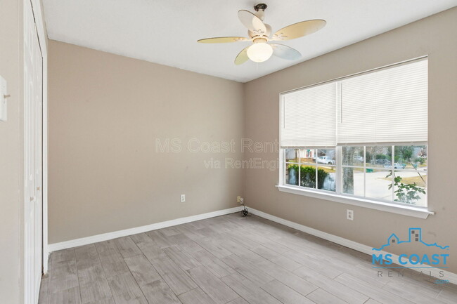 Building Photo - 11352 Fairfield Blvd