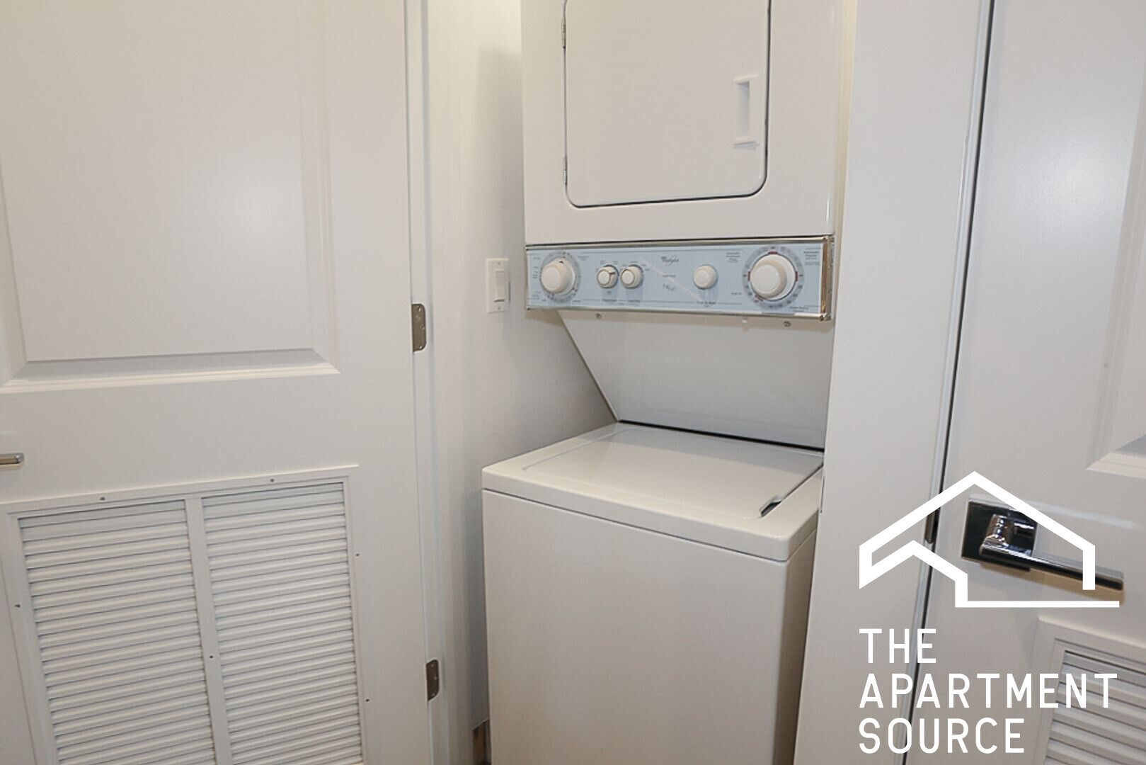 Building Photo - 3919 N Janssen Ave