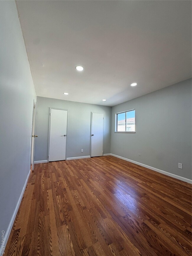 Building Photo - 153-16 110th Rd