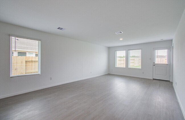 Building Photo - 18054 Le Gotte Ln
