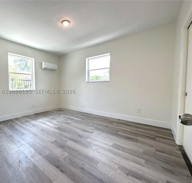 Building Photo - 2115 NW 185th St
