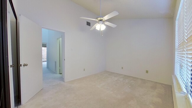 Building Photo - PRICE IMPROVEMENT $1795!! CONDO IN AWARD W...