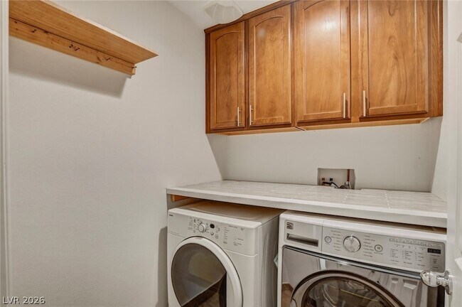 Building Photo - 8117 Slate Falls St
