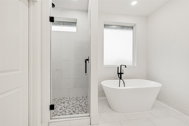 Building Photo - 659 Rd 5846