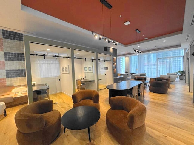 Building Photo - 11 NE 6th St